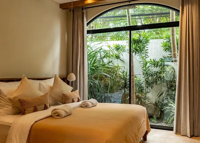 Villa Tuluscoliving 2, 4 Bedroom & 5 Bathroom *